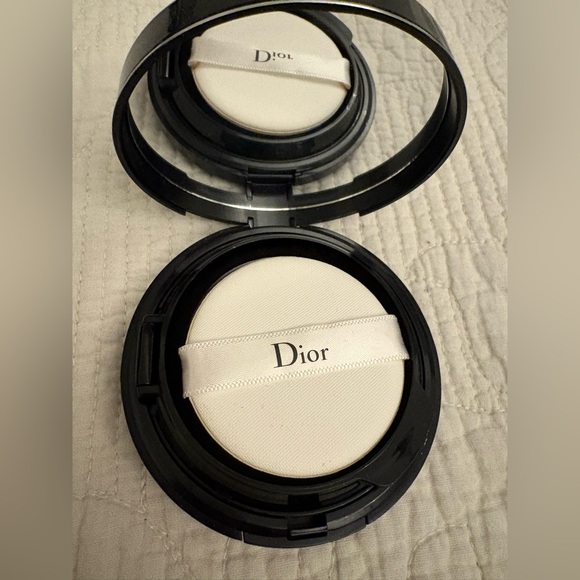 DIOR FOREVER COUTURE PERFECT CUSHION LIMITED EDITION IN 2N NEUTRAL - Picture 6 of 9